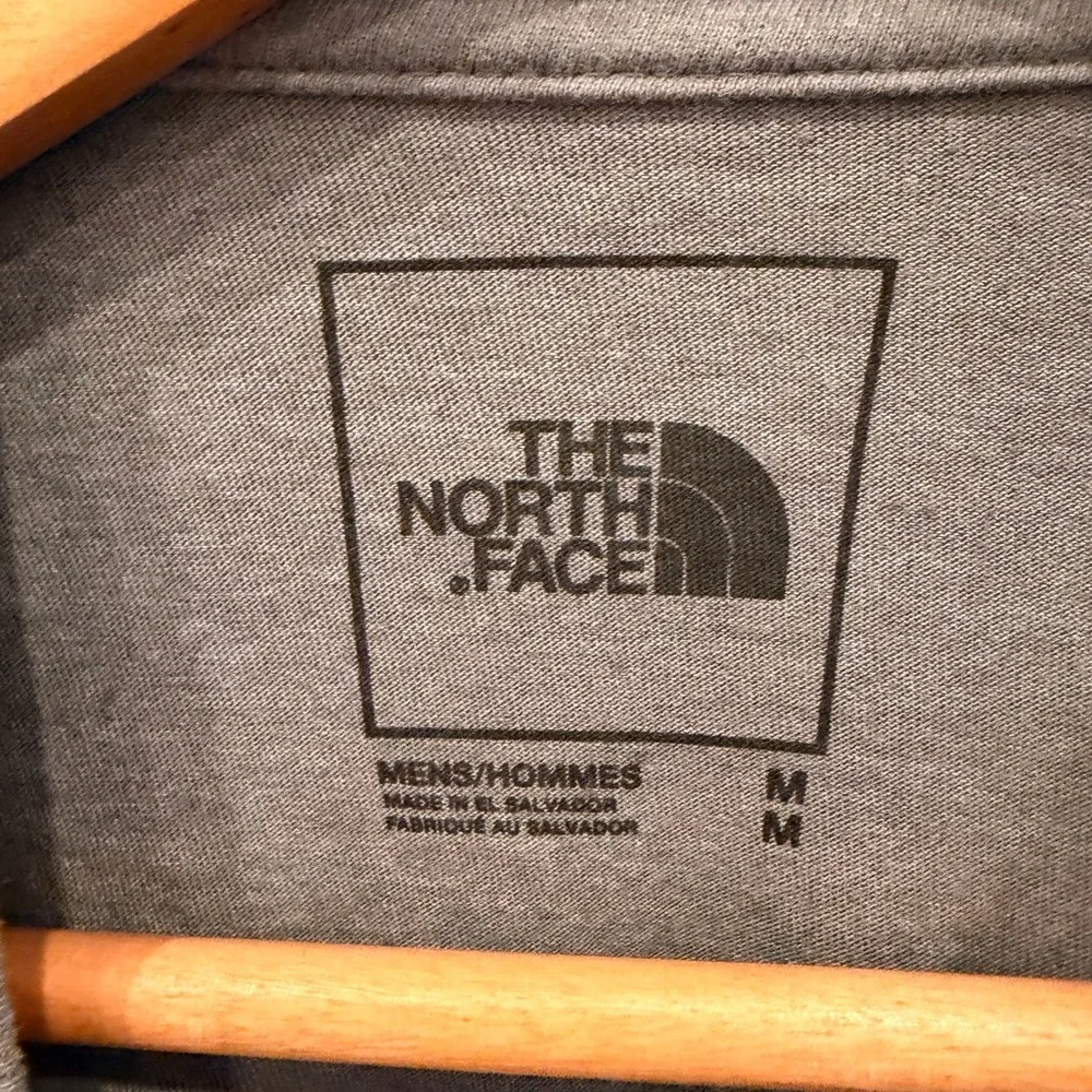 The North Face Graphic T Shirt Gray Red‎ White Blue Logo Mens XL Tee